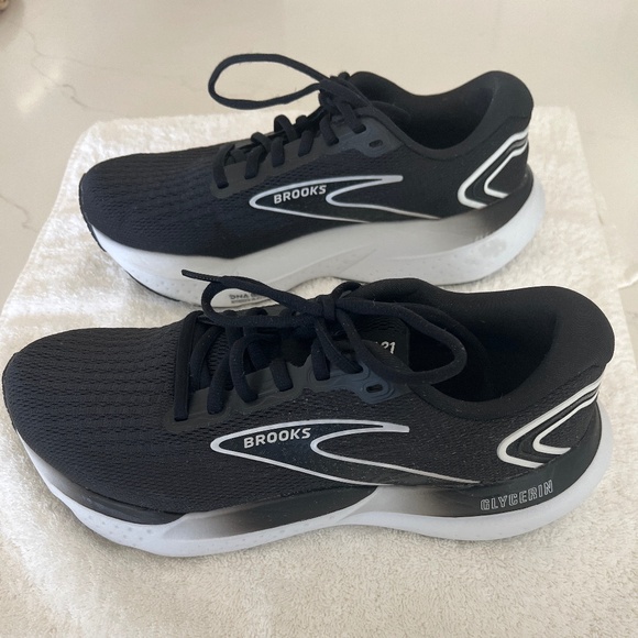 Brooks Women’s Glycerin 21 Neutral Running Shoe - Picture 1 of 7